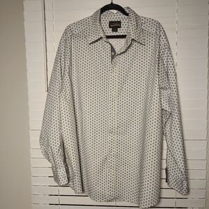 Cremieux Men's Casual Button-Down Shirt - White and Blue Pattern